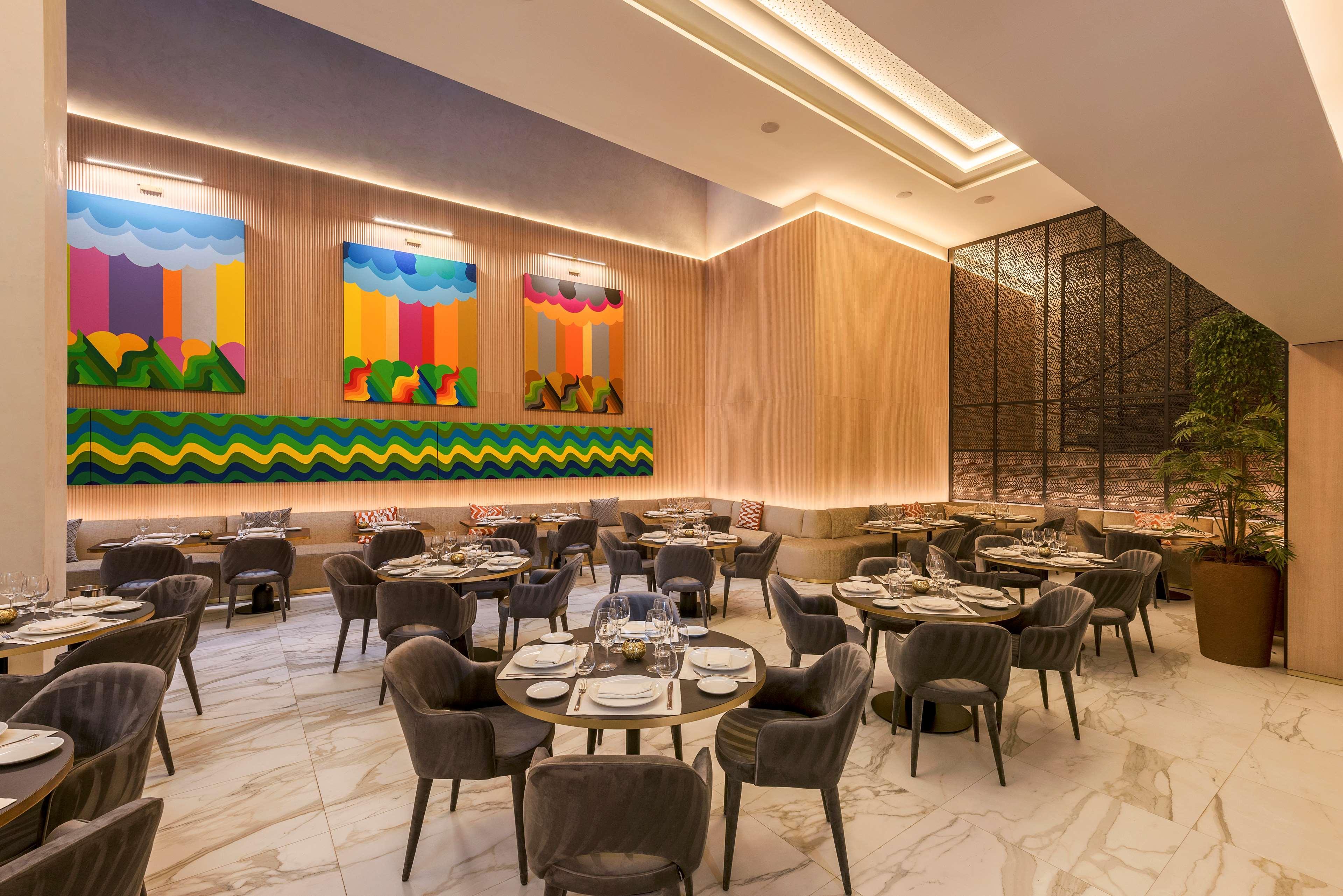 Radisson Blu Hotel Casablanca City Center Εξωτερικό φωτογραφία The restaurant's interior