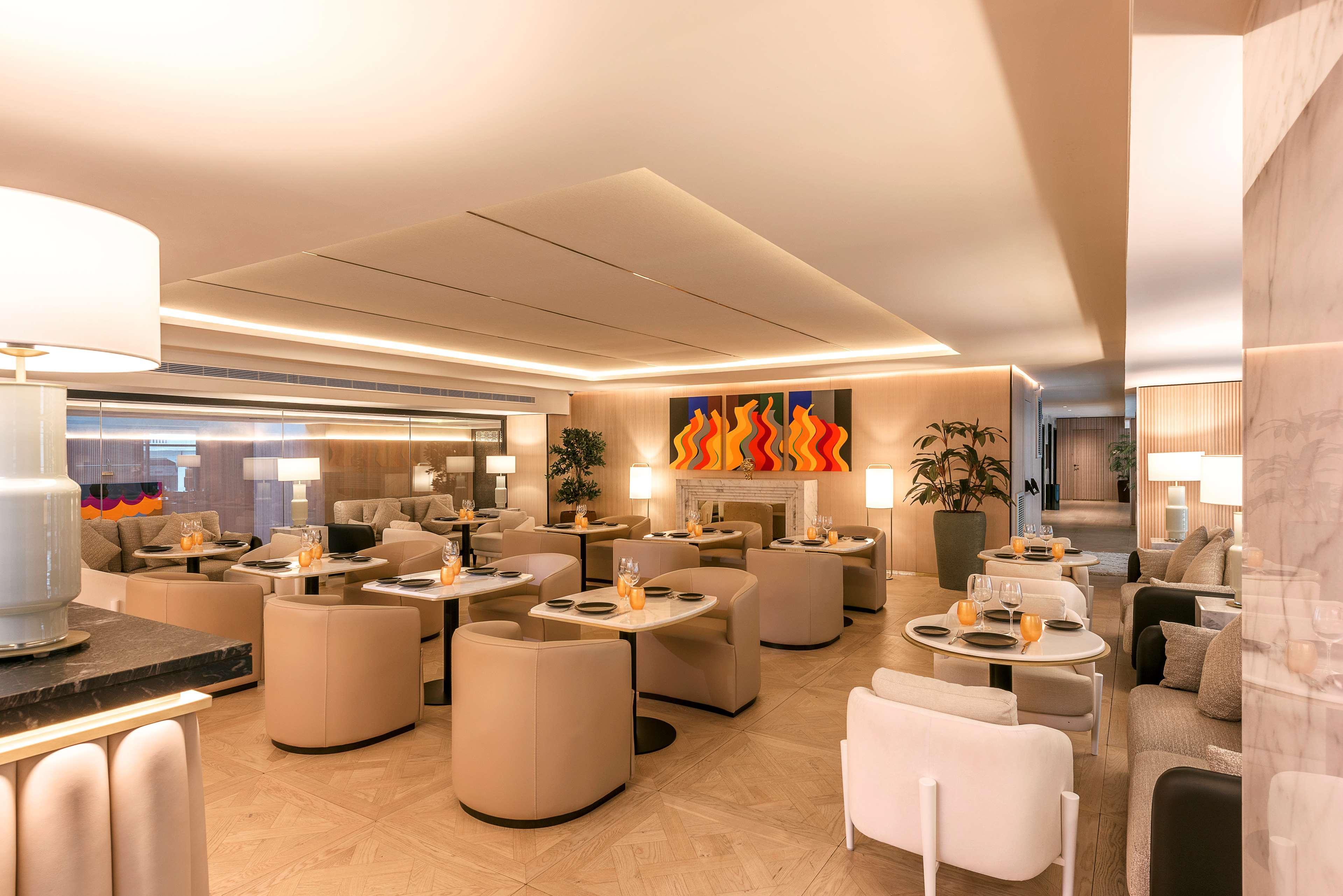 Radisson Blu Hotel Casablanca City Center Εξωτερικό φωτογραφία The lounge at the airport