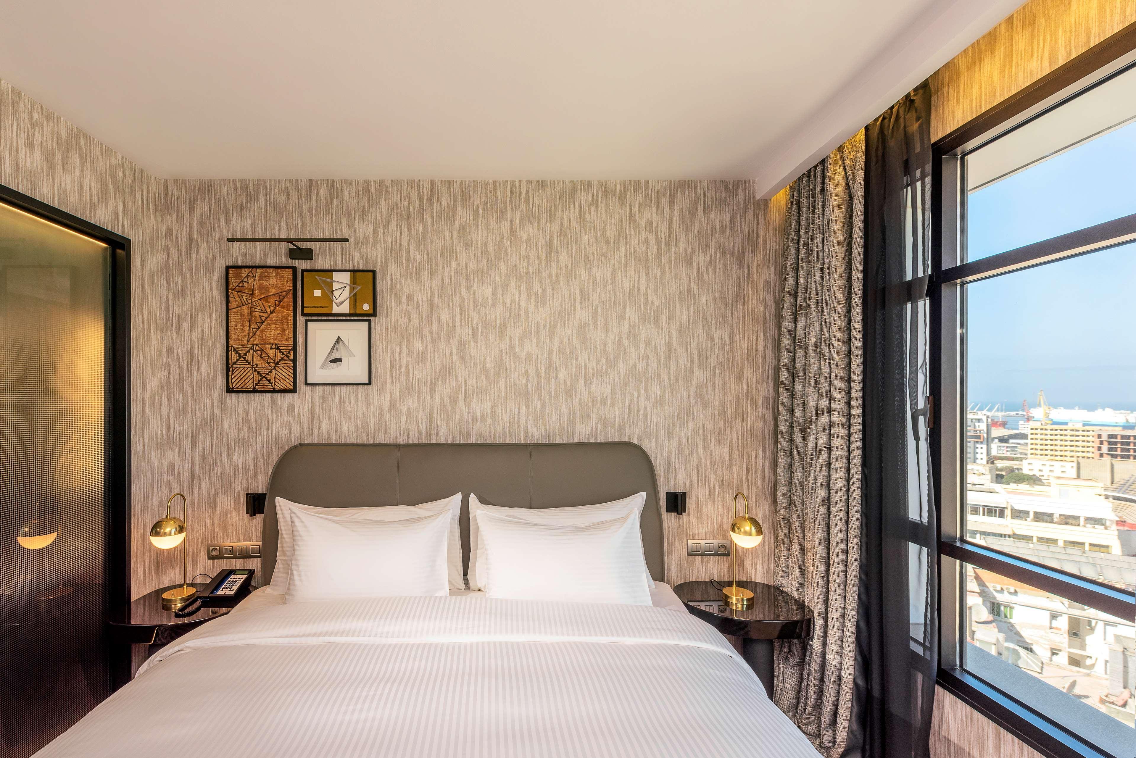 Radisson Blu Hotel Casablanca City Center Εξωτερικό φωτογραφία A bedroom at the hotel